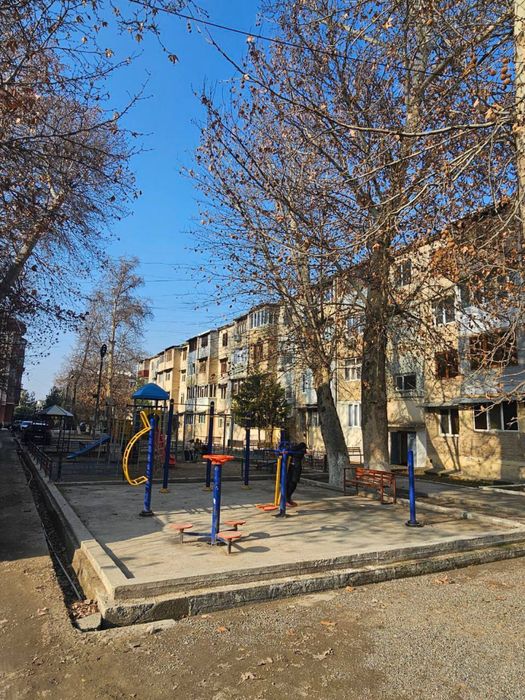 Продается 2х комнатная кв. 1й этаж. Фрунзе.