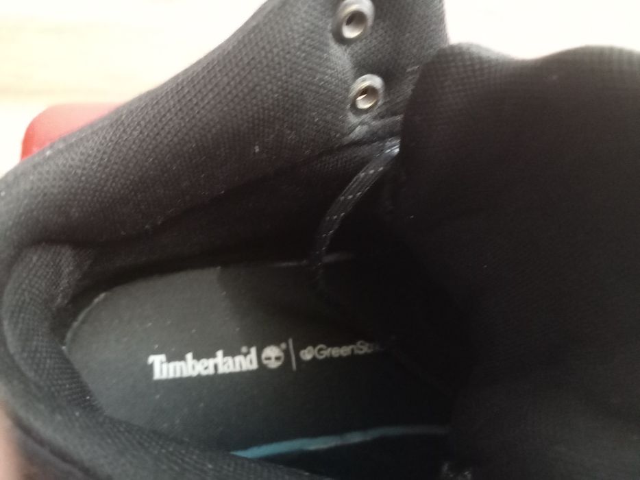 Кроссовки продаю