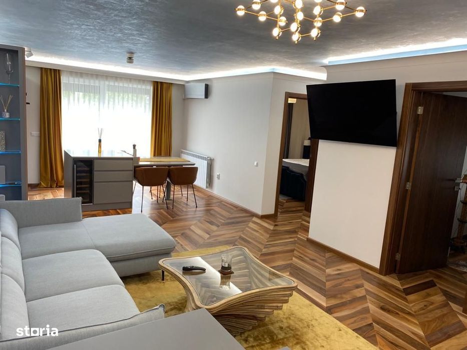 De inchiriat Apartament 3 camere, zona Ultracentrala.
