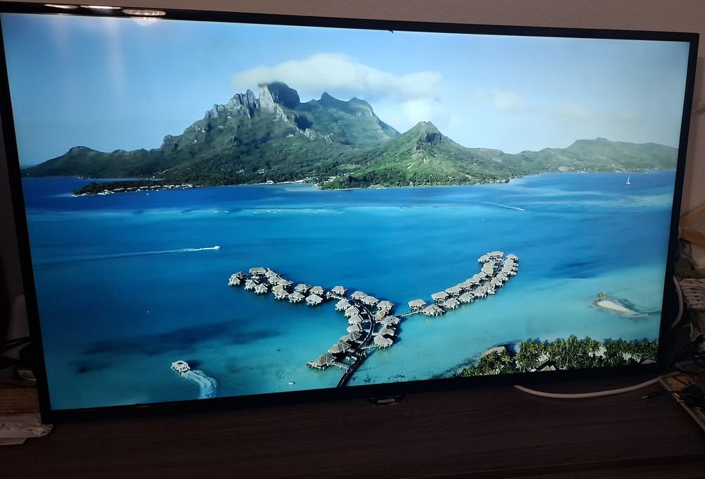 Тv Philips 43US6101/12. Smart tv Full HD. 2017г.