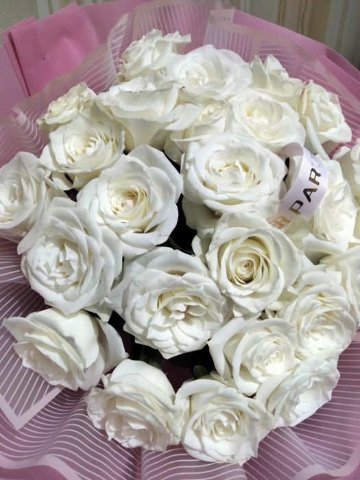 Гүл сатылады. Әдемі.