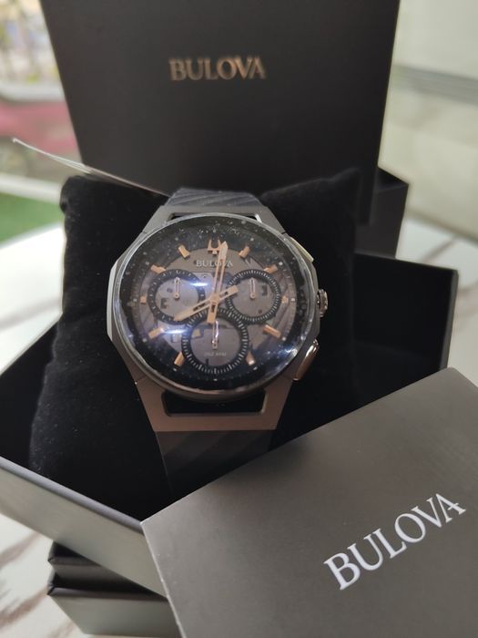 Мъжки часовник Bulova Curv 98A16 ЧИСТО НОВ