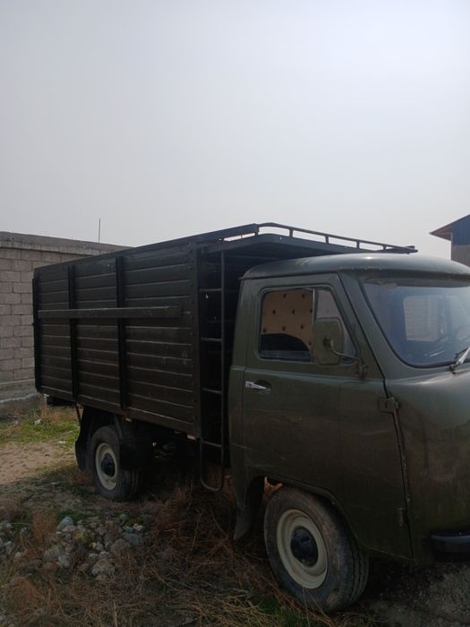 Uaz srochno sotiladi