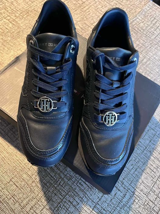 Tommy Hilfiger женки обкувки