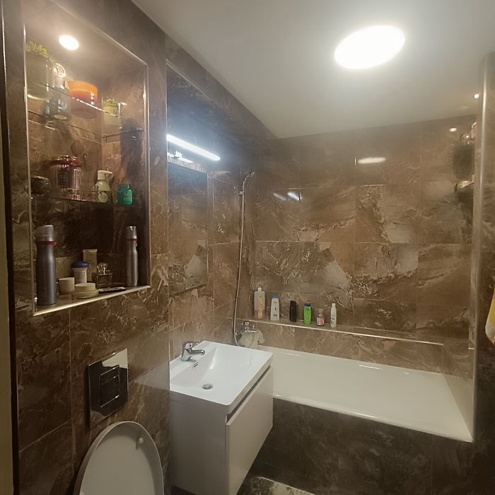 Apartament trei camere decomandat