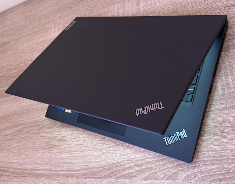 Lenovo Thinkpad T14s Gen2 CA NOU ! i7 16GB Touch ! SiM LTE 4G !