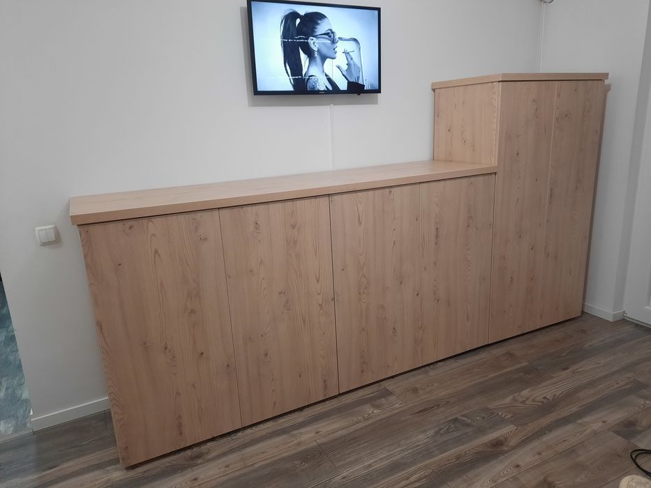 Mobilă la comandă din pal.