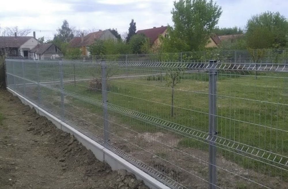 Garduri din plasa bordurata