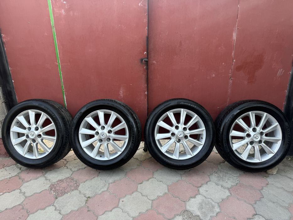 Продам комплект дисков на Lexus
