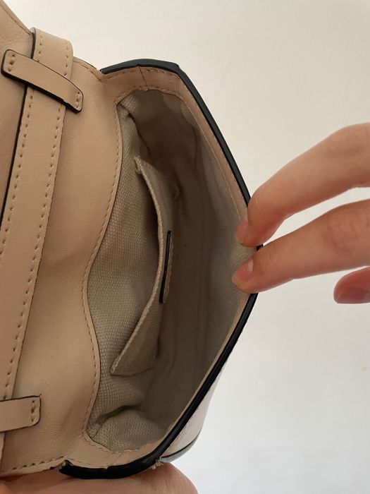 Оригинална бежова чанта на Karl Lagerfeld