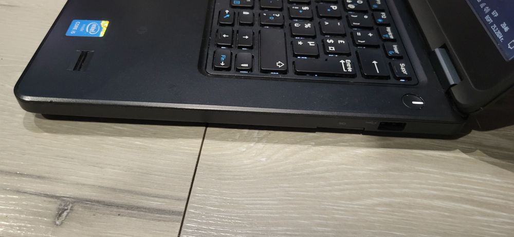 Dell Latitude E5450-i5-5300u/8gb/240гб ssd/подсветка