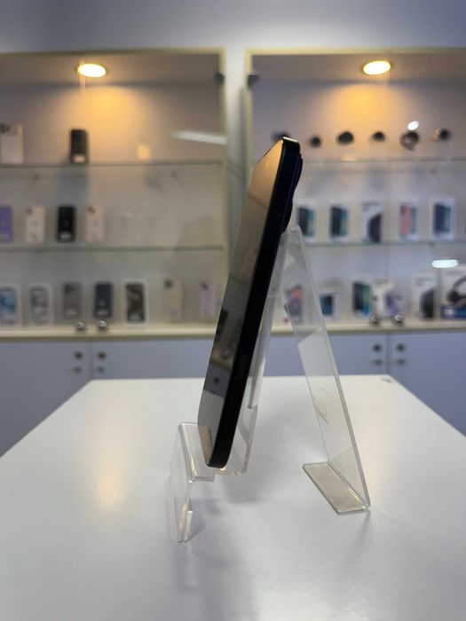 iPhone 16, Varianta E-SIM, 128GB, culoare Negru, Stare impecabila