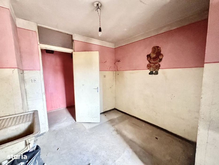 Apartament decomandat cu 3 camere si potential excelent – Zona Soare