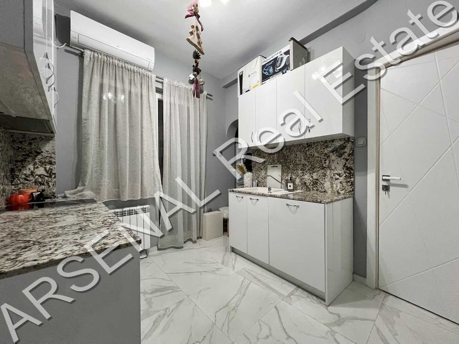 Дава се под наем Двустаен апартамент в София, Център - 70 кв.м за 800 € - Снимка #2