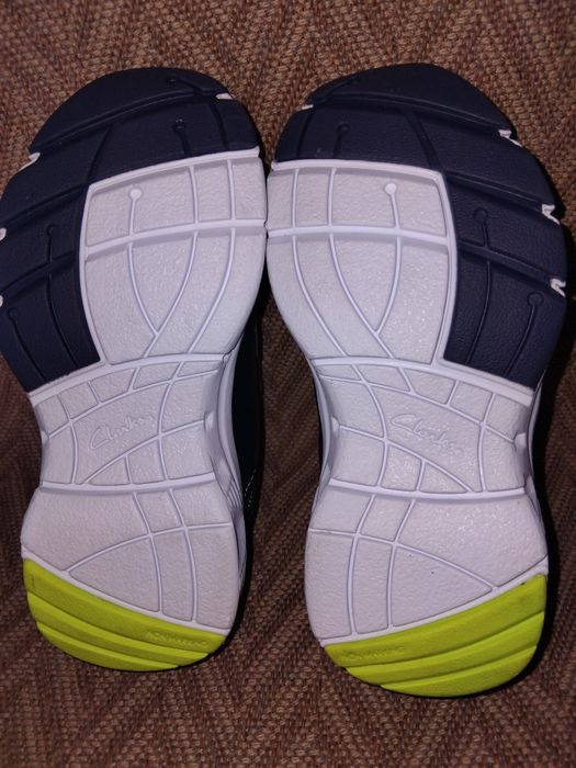 Светещи маратонки Clarks нови