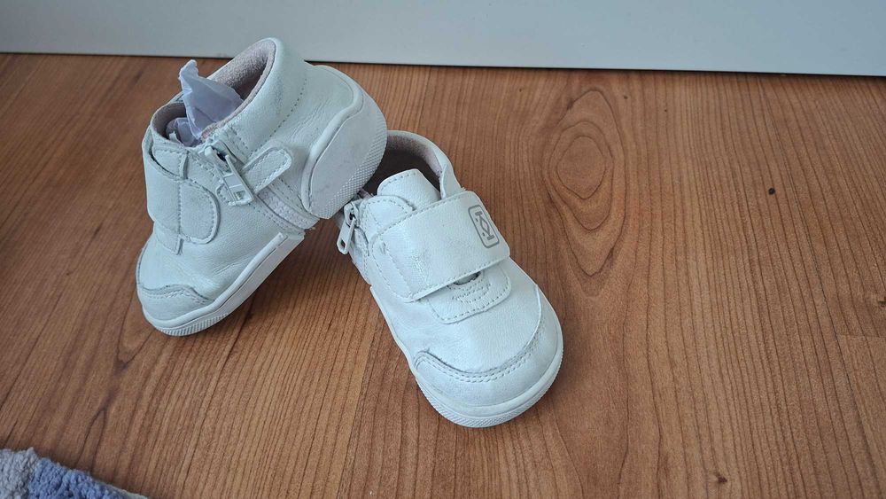 Обувки за прохождане Колев и Колев