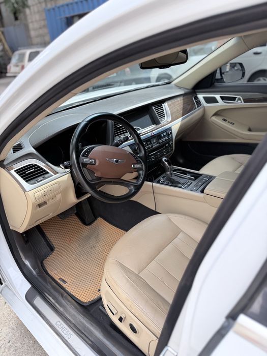 Hyundai Genesis g80