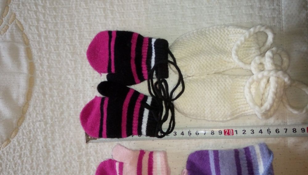 Детски плетени шапки и ръкавици