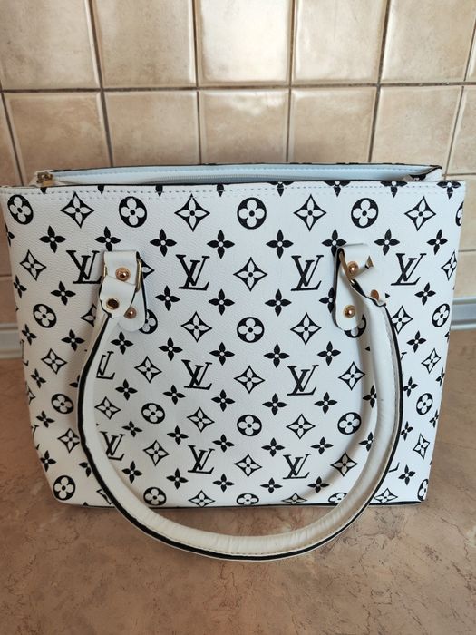 Стилна дамска чанта Louis Vuitton