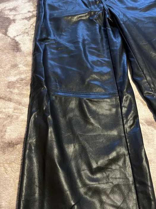 Кожен панталон Bershka + подарък