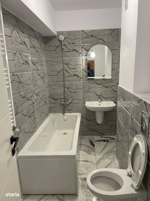 Inchiriez apartament 2 camere decomandat