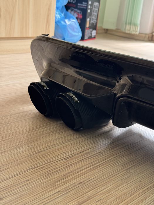 Двойни накрайници Akrapovic 76mm