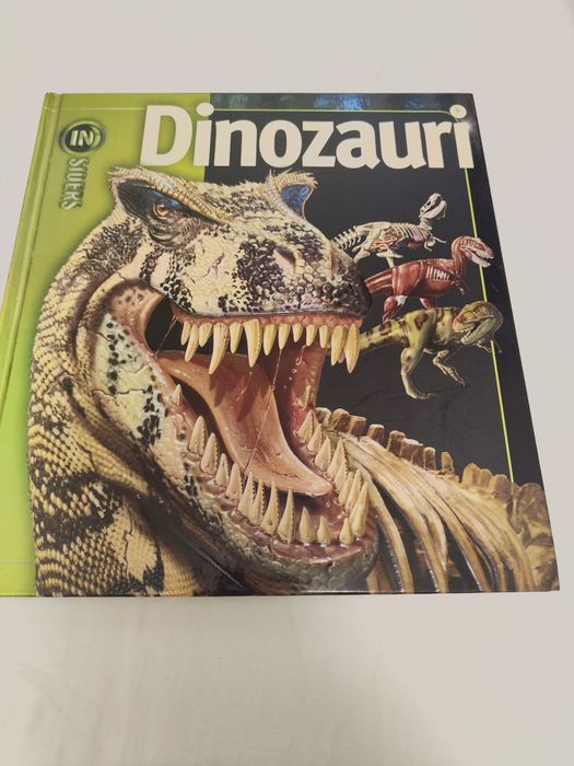 Carte "Dinozaurii"