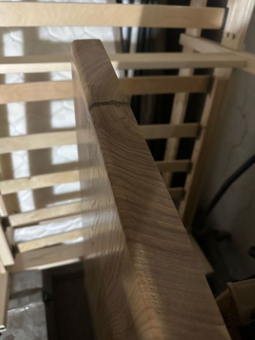 Продаю стол из карагача