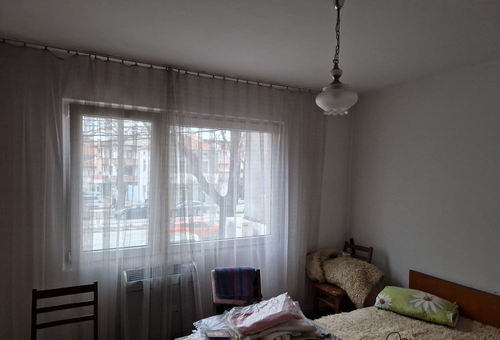 Продавам тристаен апартамент в  Асеновград  !