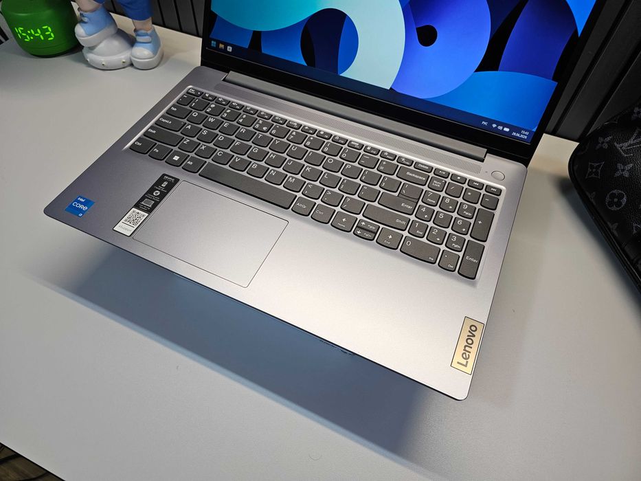 ПРОДАМ Lenovo IdeaPad 15IRU Ноутбук Core™i3-1305U/8GB/256SSD/15.6"FHD.