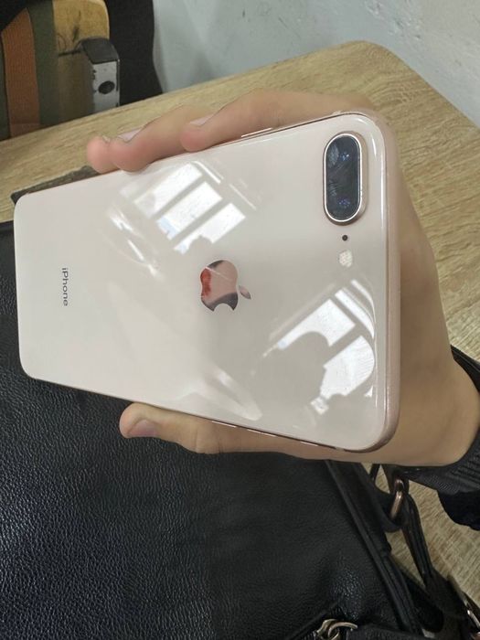 iphone 8plus sotiladi narxi 1800 kelishadigani bor