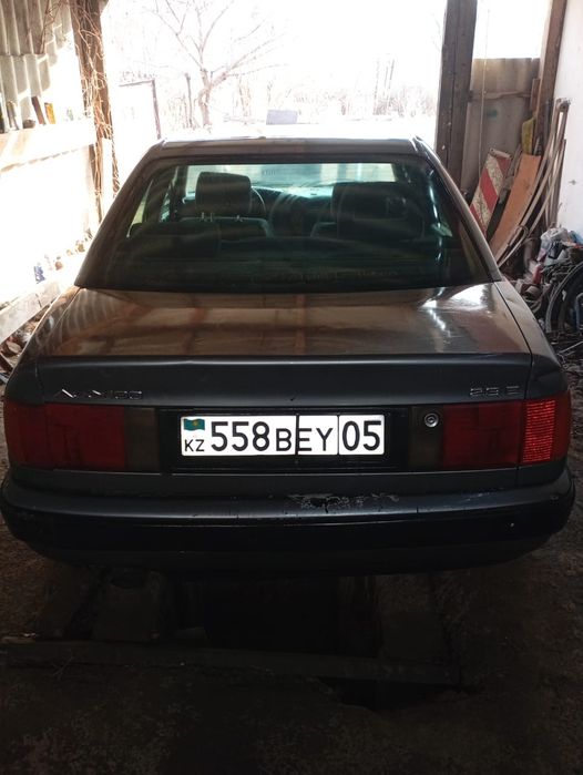 Ауди 100 с4.             100