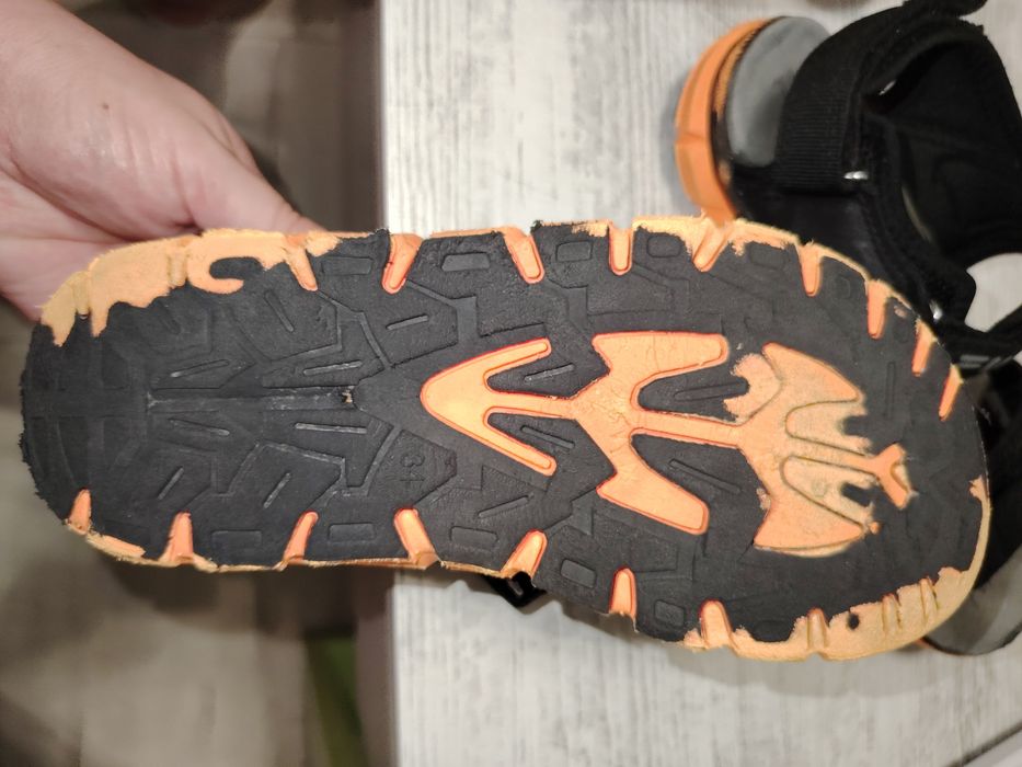 Запазени сандали 34номер