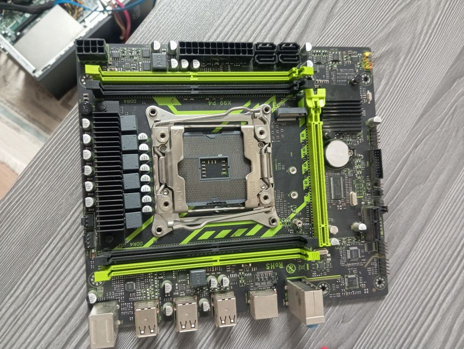 Материнская плата