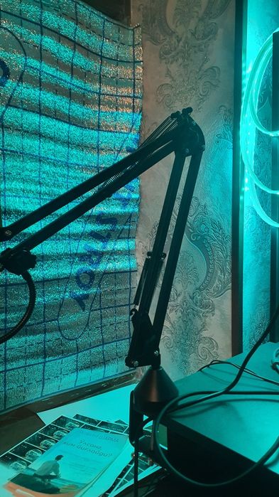 Zingyou mikrafoni sotiladi. Judda ajoyib ko'rinishda hammasi bittada