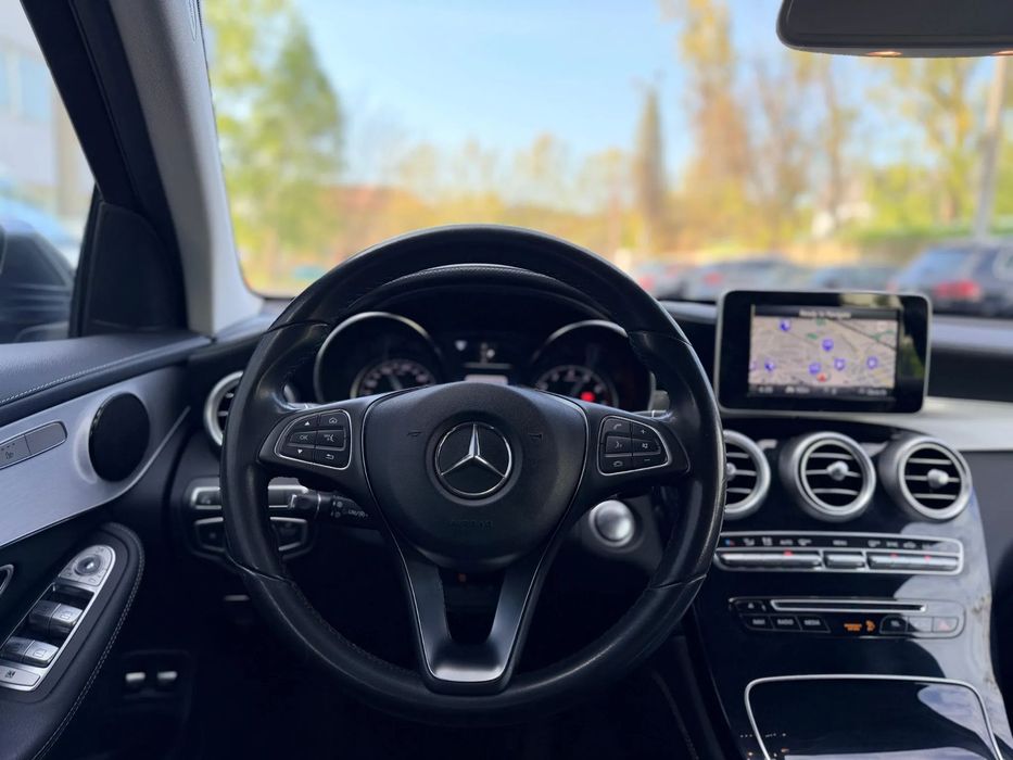 Mercedes-Benz GLC AMG / Airmatic / Blid Spot / MB CONNECT / Garantie