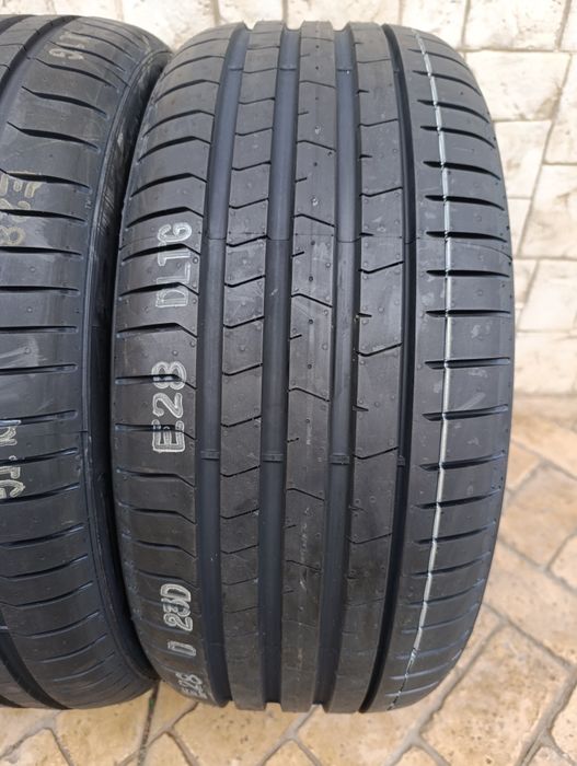 Летни гуми Pirelli 245/40/19 Pzero PZ4,дот 2025