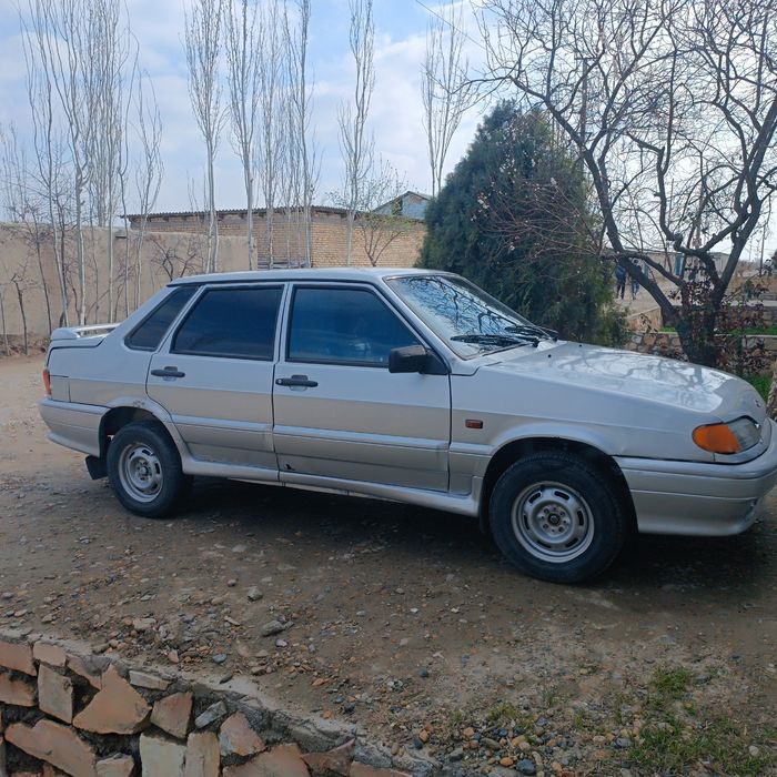 Lada 2115 sedan sotiladi