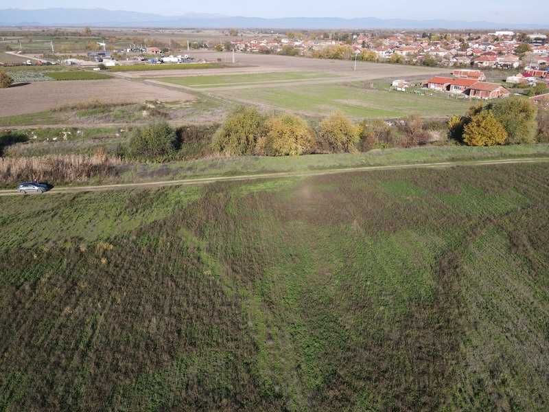 Продавам 12 дка земя в землището на с. Калековец