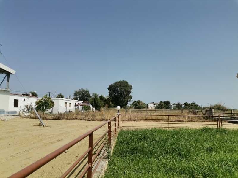 ПРОДАВА Продава парцел с актуално разрешително за строеж