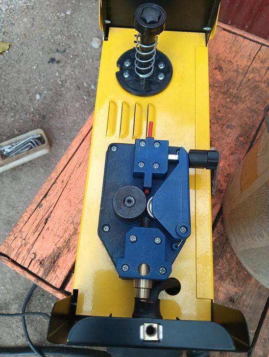 Aparat de sudura cu sarma