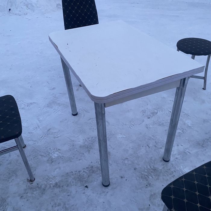 Стол и стулья раскладной