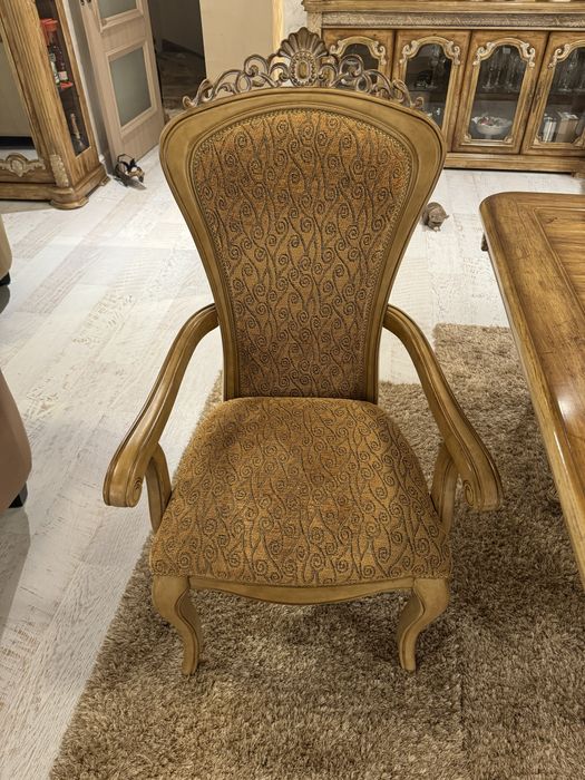 Трапезна маса с 8 стола