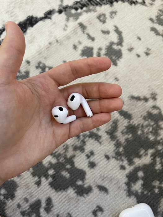 Продам оригинальные наушники Air Pods