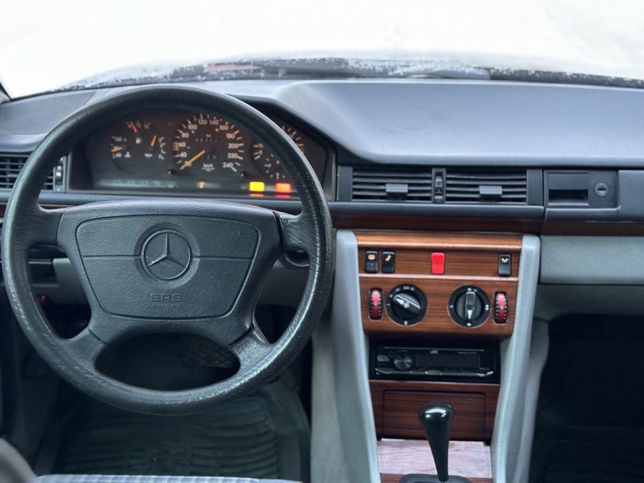 Mercedes-Benz E220  АКПП