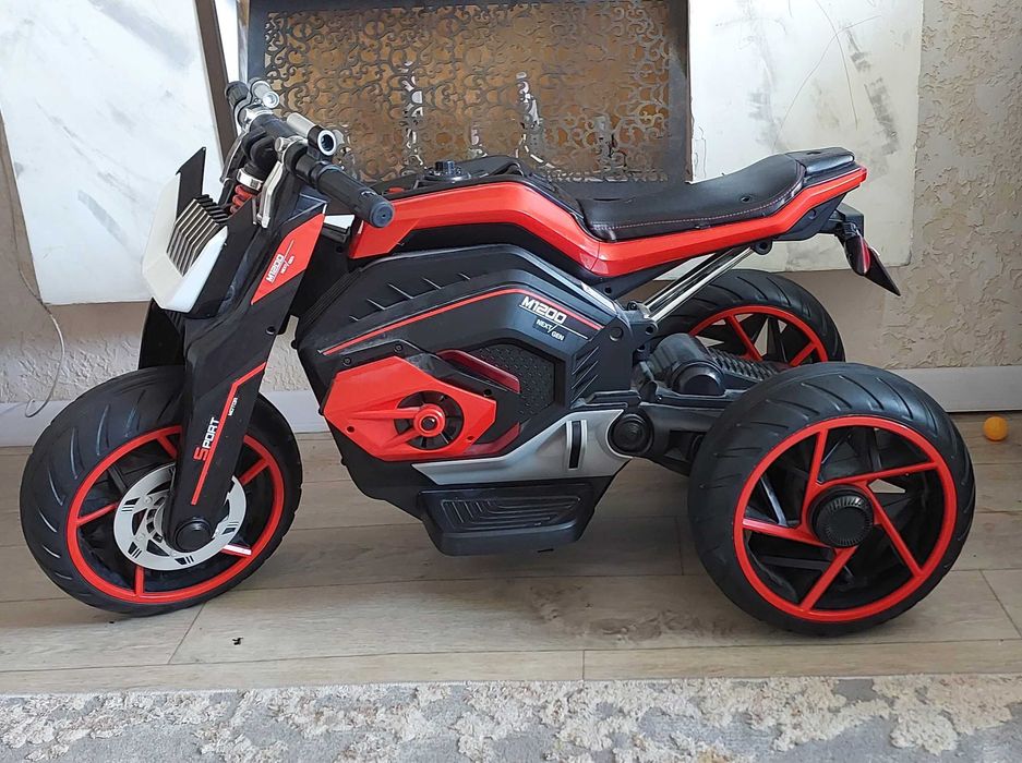 Детский электромобиль