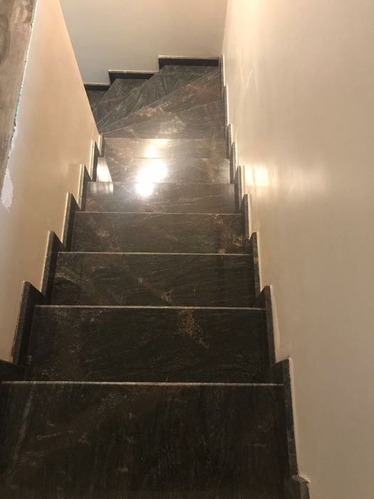 Marmura granit si travertin / scari glafuri blaturi paviment pervaze