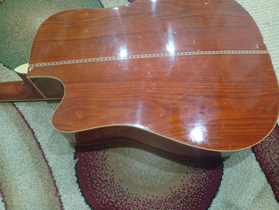 Гитара эстрадная