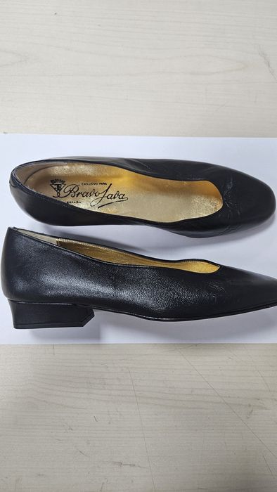 Продам женские туфли