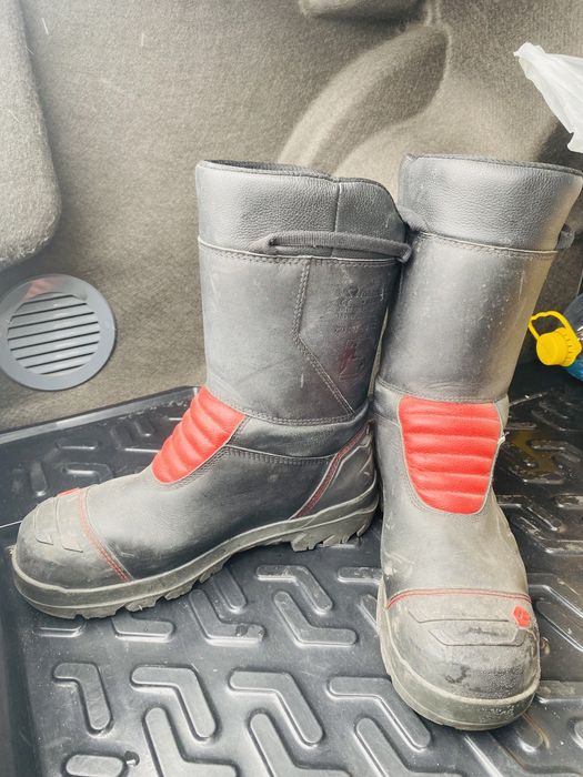 Продам сапоги для пожарных.